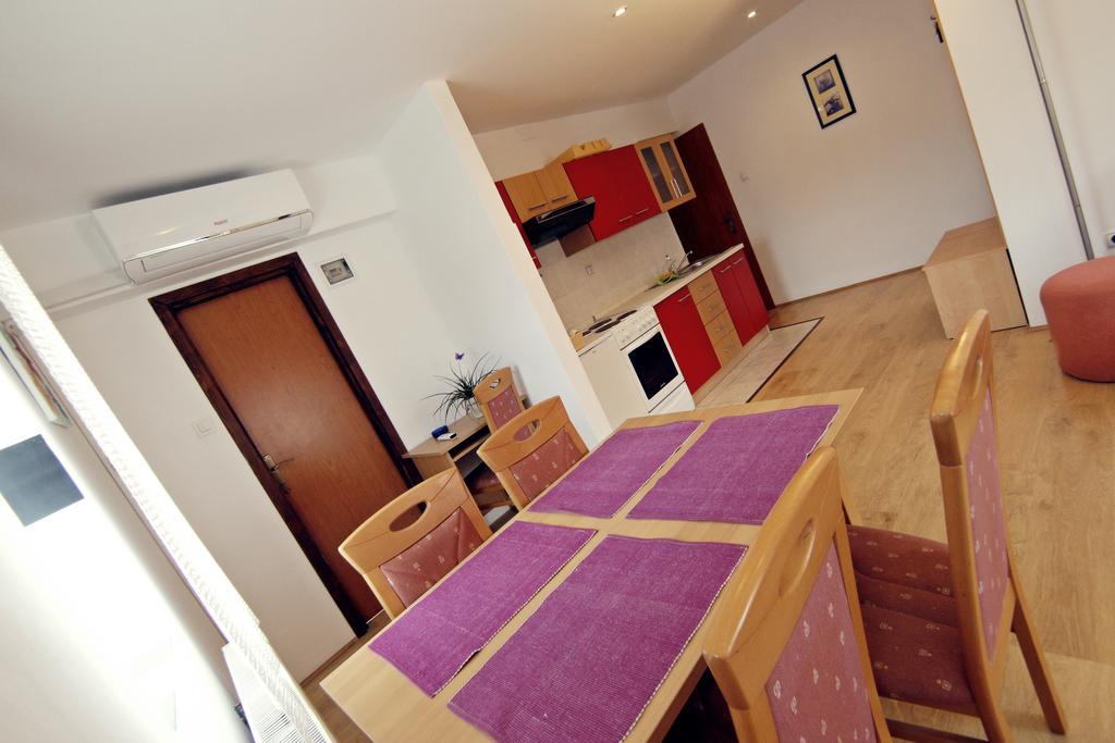 פוז'ינה Apartment House Lalita מראה חיצוני תמונה